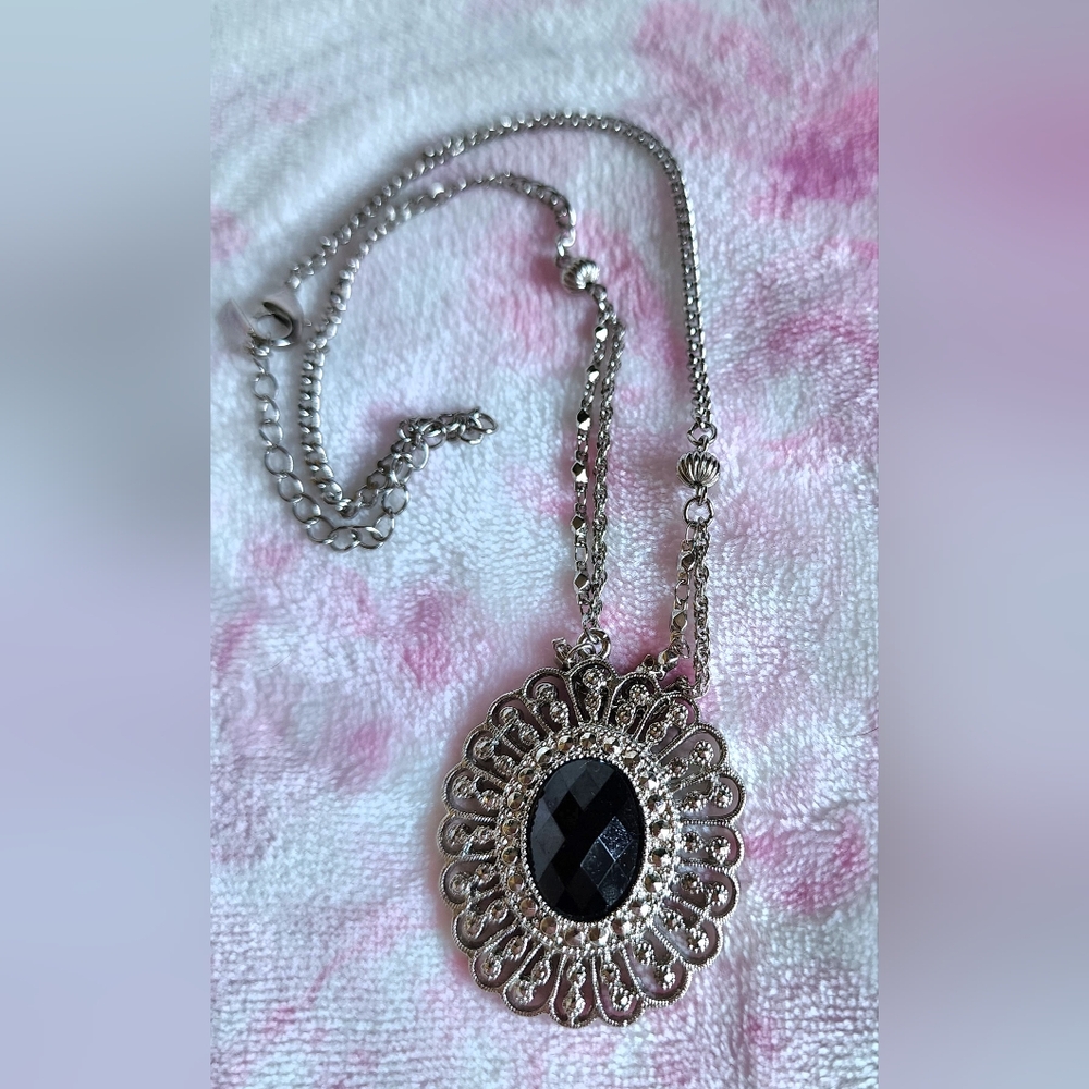 Vintage 1928 Necklace. Blue stone 18 Inch Length - Picture 2 of 5